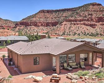 Day Trip to Zion Home with Fire Pit and Pool Access - Kanab - Bina