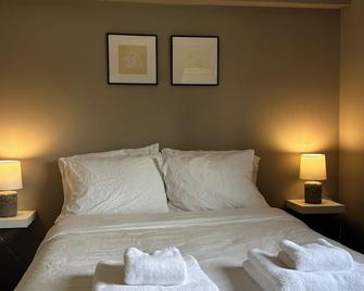 Welcome to our countryside retreat; 15 minutes outside of Quesnel. - Quesnel - Schlafzimmer