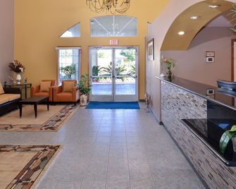 Americas Best Value Inn & Suites Madera - Madera - Recepción