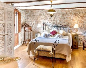 Cottage (full rental) La Casuna de la Una for 14-16 people - Olba - Habitación