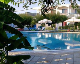 Garden Hotel - Pastida - Pool
