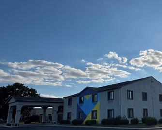 Days Inn by Wyndham Lincoln, IL - Lincoln