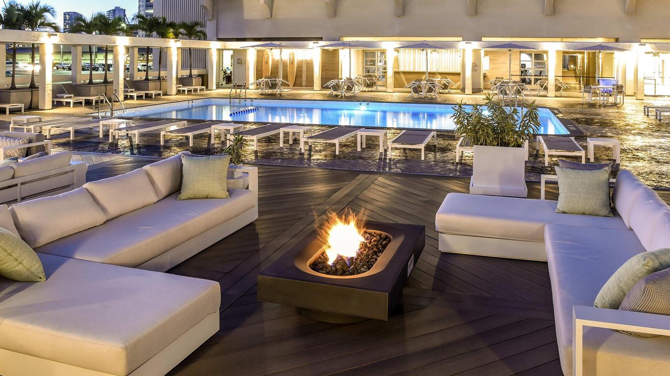 Ala Moana Honolulu by Mantra