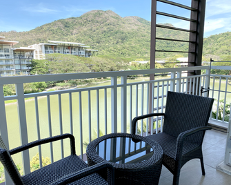 Pico De Loro Spring Style 3br Unit (Caro - Nasugbu - Balcony