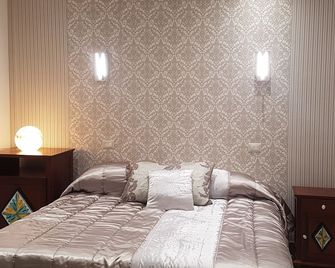 Hotel Sangiuliano 132 centro storico Catania - Catania - Makuuhuone