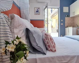 A charming oasis in the city center - Makarska - Dormitor