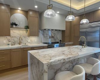 Luxury 7000 sqft Retreat + 8BR + Newly Remodeled + Prime Location Near Pier39 - San Francisco - Cocina