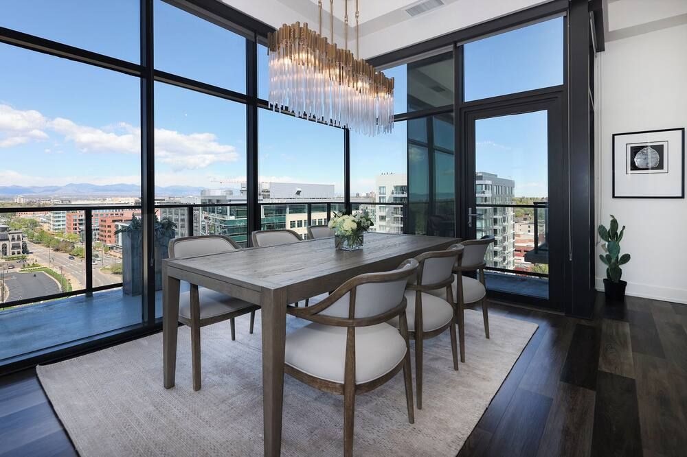 Luxury 2 Bedroom Penthouse with Mountain Views fFom Every Room - دنفر (كولورادو) - غرفة طعام