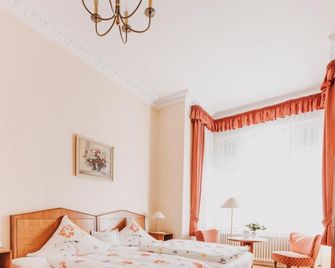 Hotel Spöttel - Bad Nauheim - Schlafzimmer