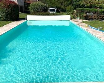 Country house at the confluence of the Cère and Dordogne rivers - Vayrac - Piscina
