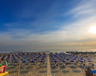 Hotel La Ninfea - Montesilvano - Playa