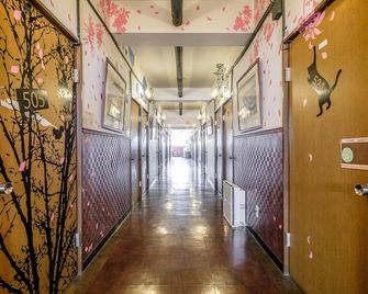 Yokohama Hostel Village Hayashi-Kaikan - Yokohama - Hallway