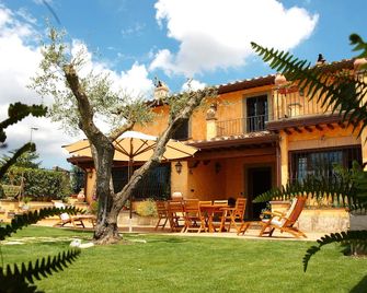 La Valle dei Casali B&B - רומא - פטיו