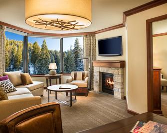 Everline Resort & Spa - Olympic Valley - Living room