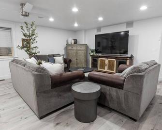 Home Away from Home - Spanish Fork - Living room