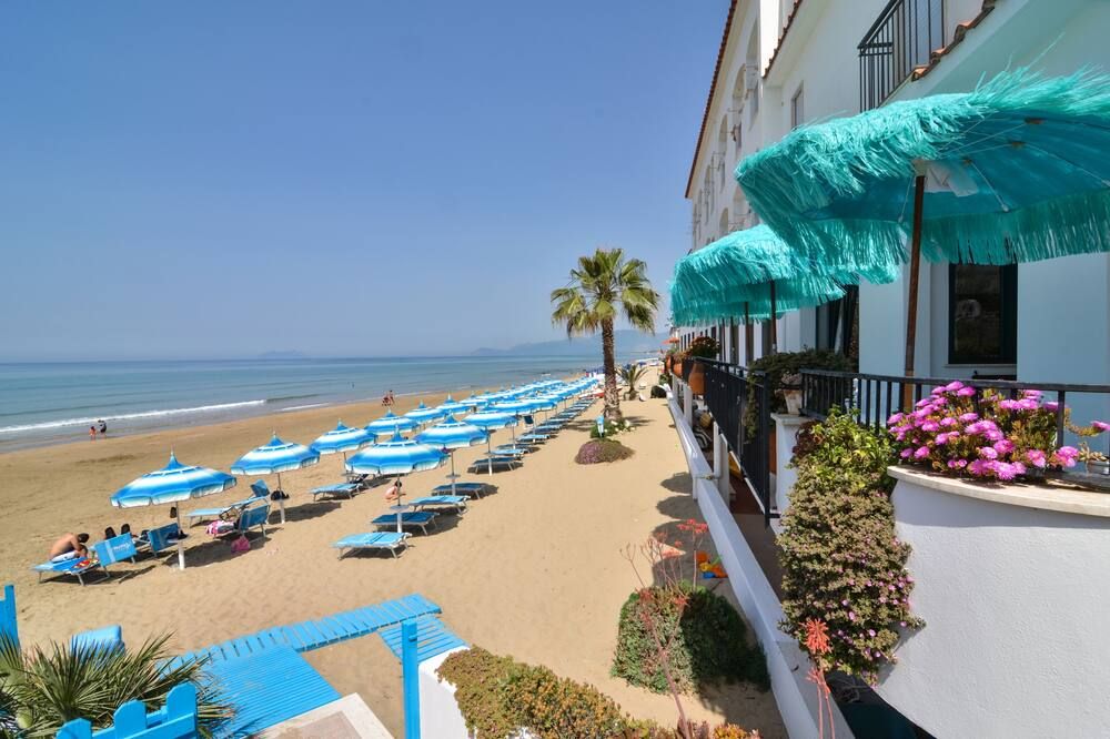 هوتل أورورا