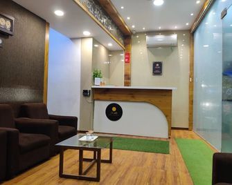 Hotel Grandeur-Near Mumbai International Airport - Mumbai