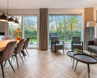 Holiday Home in De Koog with Sauna and Garden - De Koog - Salle à manger