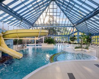 Ifa Rügen Hotel & Ferienpark - Binz - Zwembad