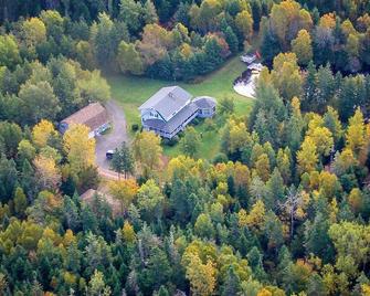 Shady Nook - 2 Bedroom Cottage Forest & Lake Pei Cottages - Murray Harbour - Vista del exterior