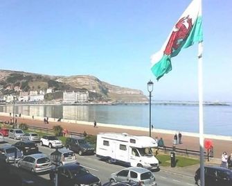 Winchmore Hotel - Llandudno - Outdoors view