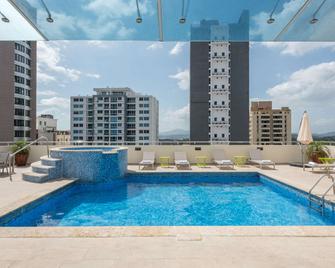 TRYP by Wyndham Panama Centro - Panama Stadt - Pool