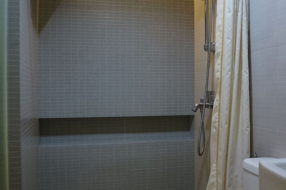 Magallanes Square Hotel - Tagaytay - Bad