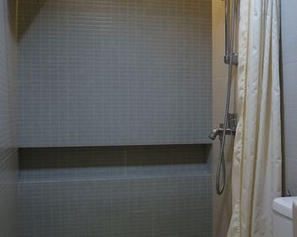 Magallanes Square Hotel - Tagaytay - Łazienka