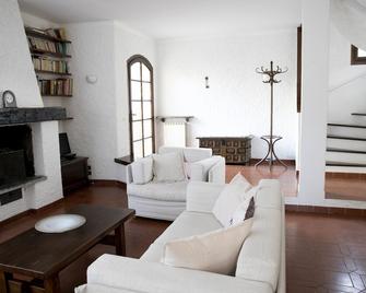 Iseolakerental - Villa Flavia - Riva di Solto - Wohnzimmer