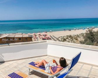 Hotel I Colori Del Mare - Torre San Giovanni - Balkón