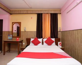 OYO 10685 Hotel Centre Point - Ranchi - Bedroom