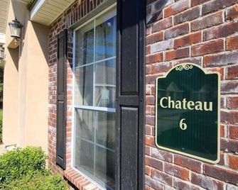 Chateau 6 - Hammond
