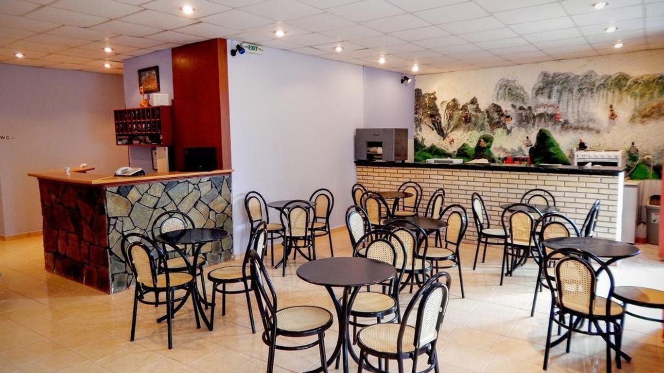 Petania Hotel & Apartments