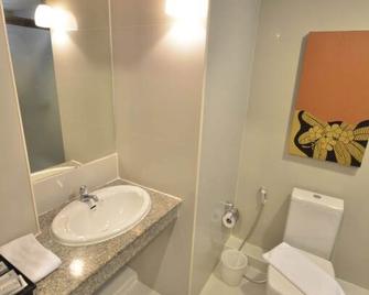 The Heritage Sathorn Suite Hotel - Bangkok - Bathroom