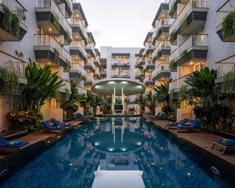 Eden Hotel Kuta Bali - Kuta - Pool