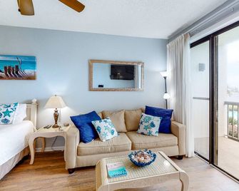 Perfect studio gem with pool, fast WiFi, sound view & kitchenette - Fort Walton Beach - Sala de estar