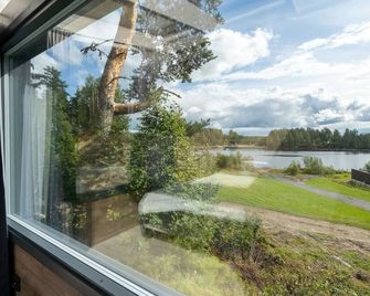 Private & Cozy Suite with terrace and lake views - Laukaa - Balcony