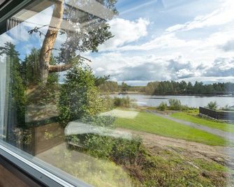 Private & Cozy Suite with terrace and lake views - Laukaa - Balkon