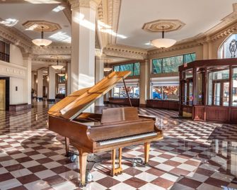 Drury Plaza Hotel Broadview Wichita - Wichita - Lobby