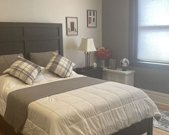 Luxury Historic Condo in Uptown Butte - Butte - Bedroom