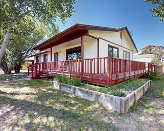Mountain Cedar Cabin - Eagle Nest - Edificio