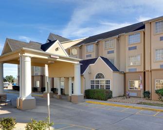 Microtel Inn & Suites by Wyndham Scott Lafayette - Scott - Building