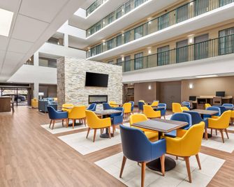 Comfort Suites Near Potomac Mills - Woodbridge - Salónek