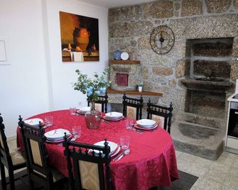 Aldeia da Quinta do Paço- Casa do Caseiro - Santo Tirso - Eetruimte
