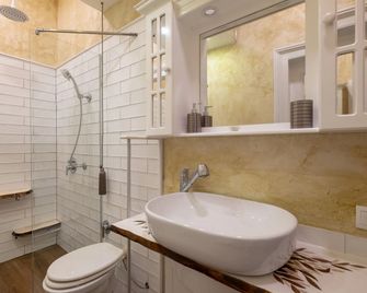 Temptation in Sofia - 24h Self Check-in - Sofía