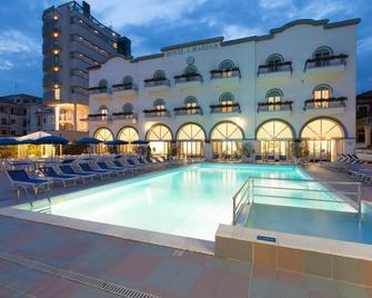 瑪麗娜酒店 - 耶索羅 - 迪耶索洛 - 游泳池