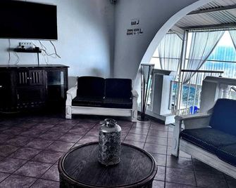 Elsje's Country Inn - Kempton Park - Sala de estar