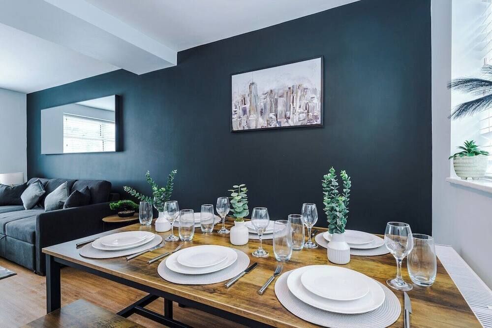 3 Bdr House by Eason Stays Short Wythenshawe - Rostherne - חדר אוכל