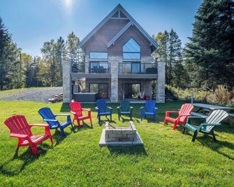 Chalet la Barque du Bonheur et SPA - Lac Etchemin - Patio