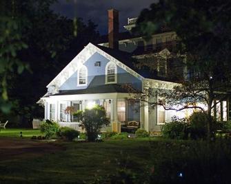 The Dawson House Bed & Breakfast - Charlottetown - Bina